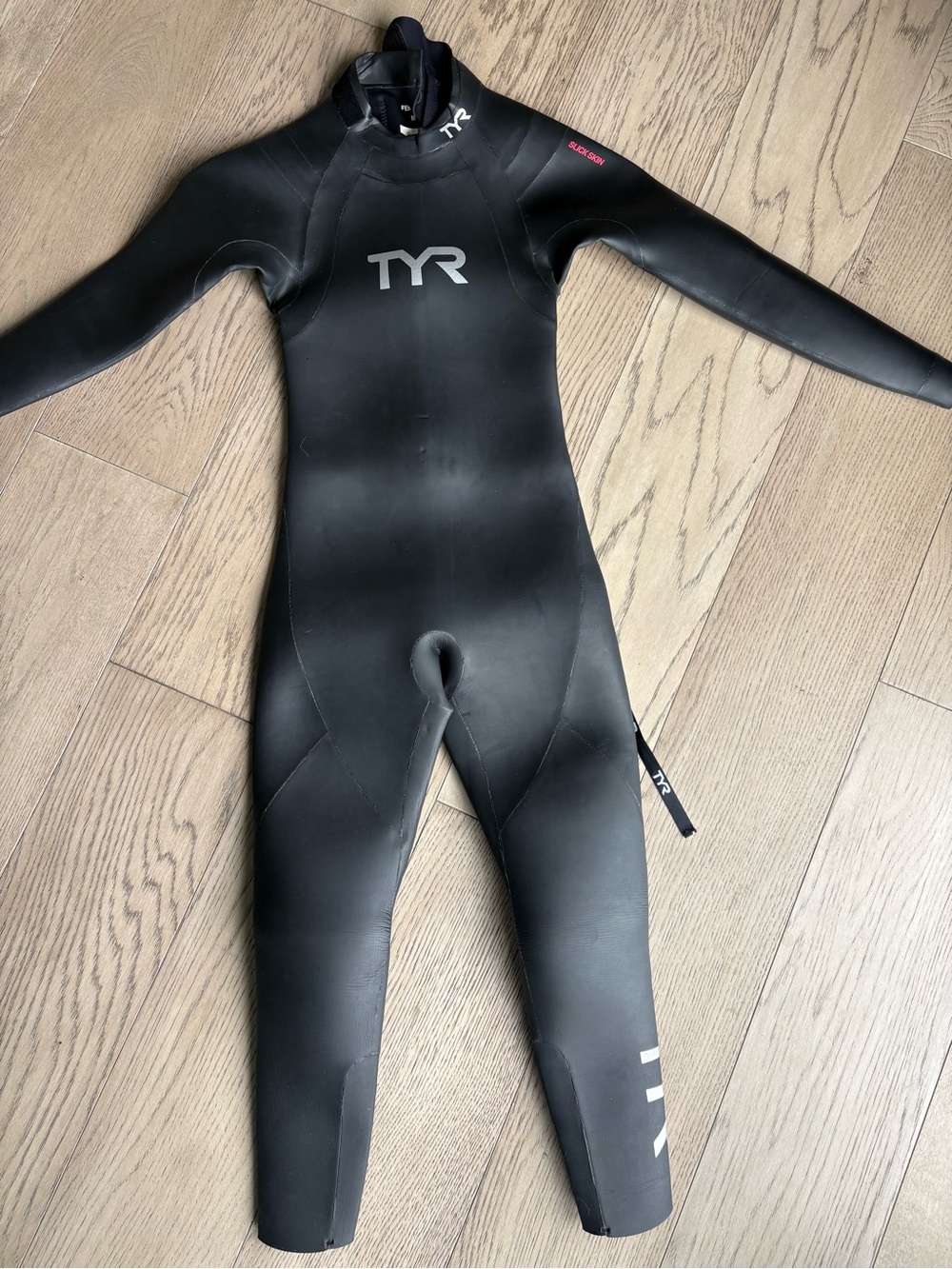 TYR Women’s Black Full-Body Swim Rash Guard Wetsuit